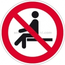 Verbotszeichen: Sitzen verboten nach ISO 7010 (P 018)